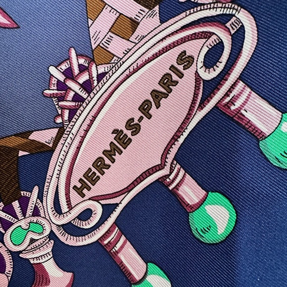 Hermès Tournez Manege print silk scarf shawl with circus horses, tigers, monkey - Picture 3 of 15